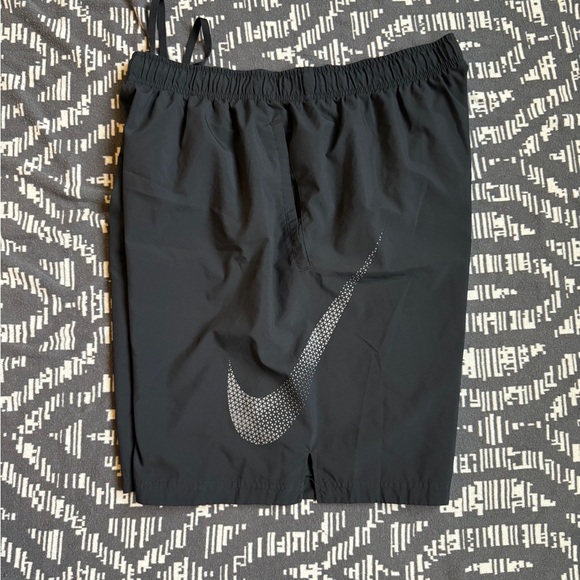 Nike Men's Black Athletic Shorts - Picture 3 of 5